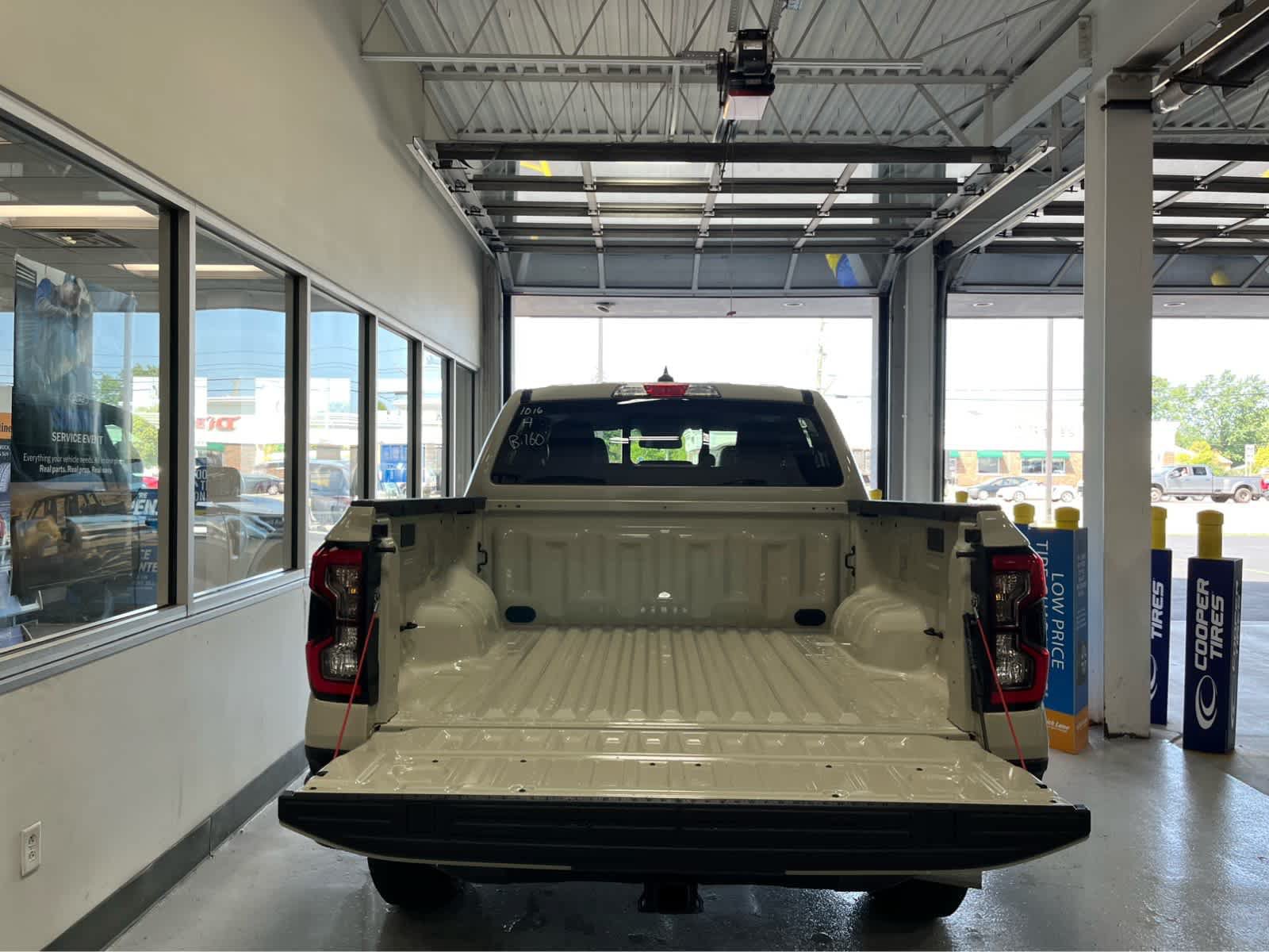 New 2026 Ford Ranger XLT w/ Equipment Group 301A High AWD/4WD image 9