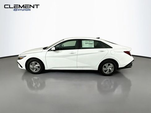New 2026 Hyundai Elantra SE FWD image 4