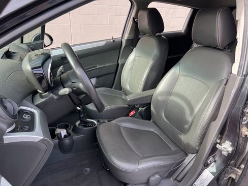 Used 2016 Chevrolet Spark LT image 21