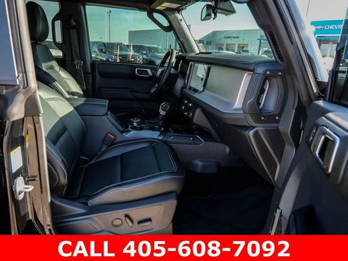 Used 2026 Ford Bronco Outer Banks AWD/4WD image 16