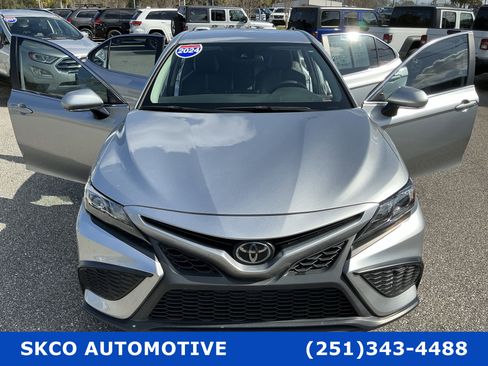 Used 2024 Toyota Camry SE image 32