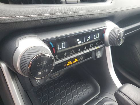 Used 2024 Toyota RAV4 XLE FWD image 23