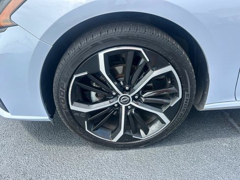 Used 2023 Nissan Altima 2.5 SR FWD image 9