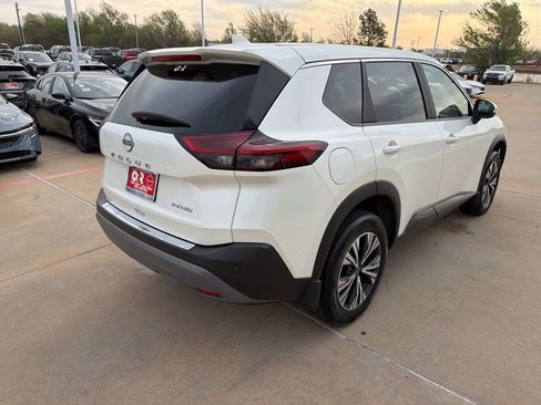 Used 2023 Nissan Rogue SV image 5