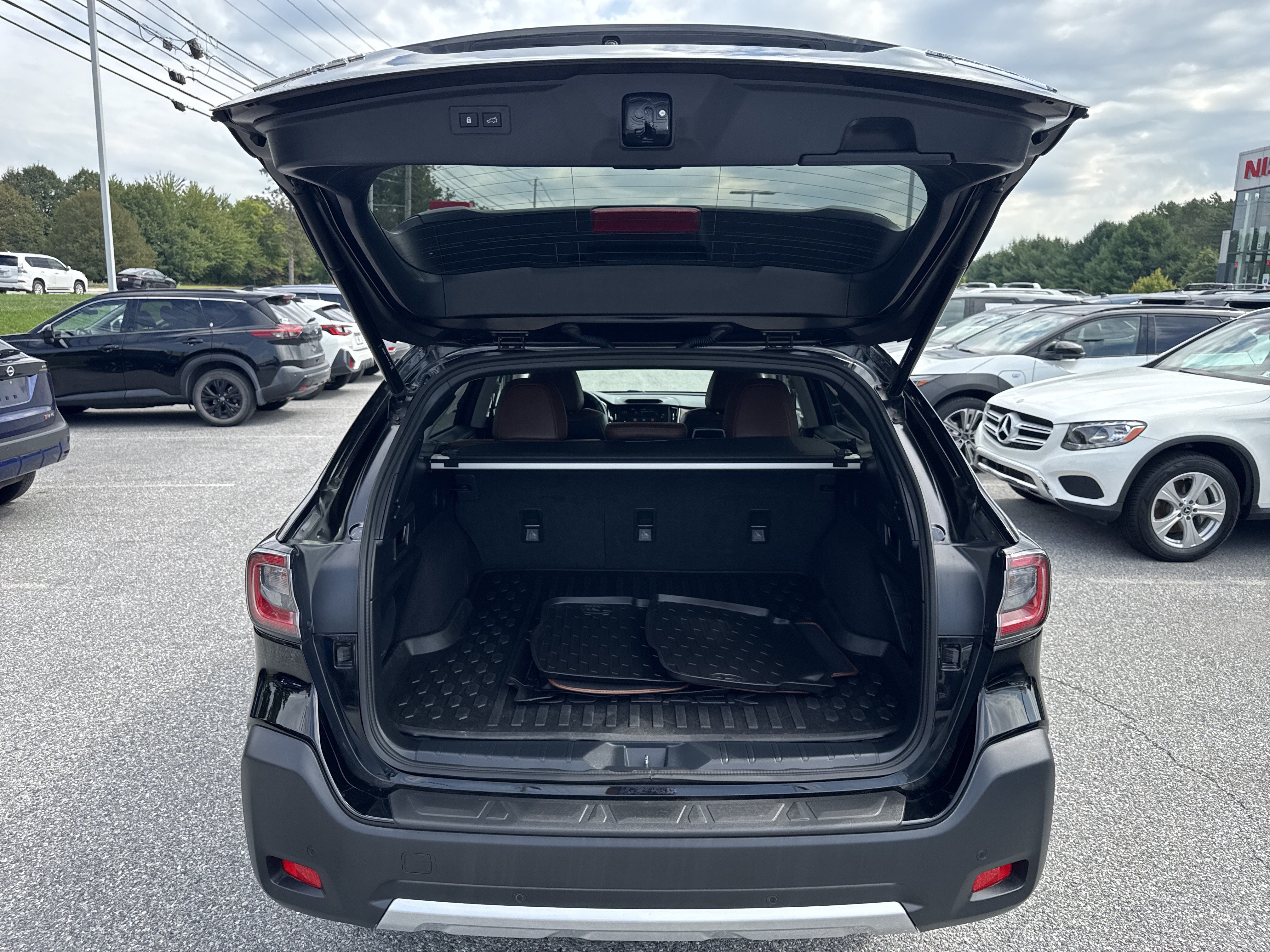 Used 2025 Subaru Outback Touring AWD/4WD image 32