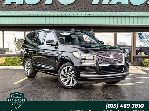 Used 2023 Lincoln Navigator Reserve AWD/4WD image 1