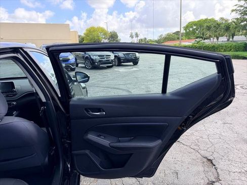 Used 2019 Nissan Altima 2.5 S FWD image 14