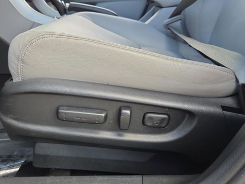 Used 2017 Honda Accord Touring image 10