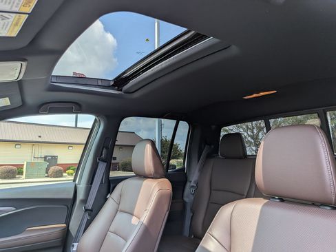 Used 2024 Honda Ridgeline RTL image 16
