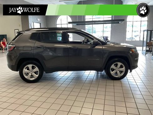 Used 2018 Jeep Compass Latitude w/ Popular Equipment Group AWD/4WD image 6