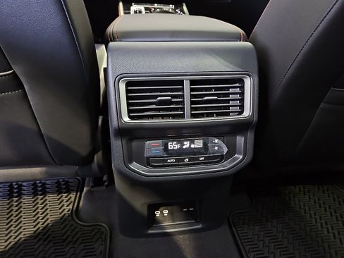 New 2026 Volkswagen Atlas Peak Edition AWD/4WD image 11