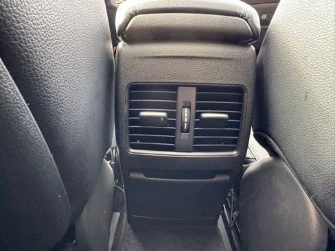 Used 2019 Mercedes-Benz GLA 250 4MATIC image 8