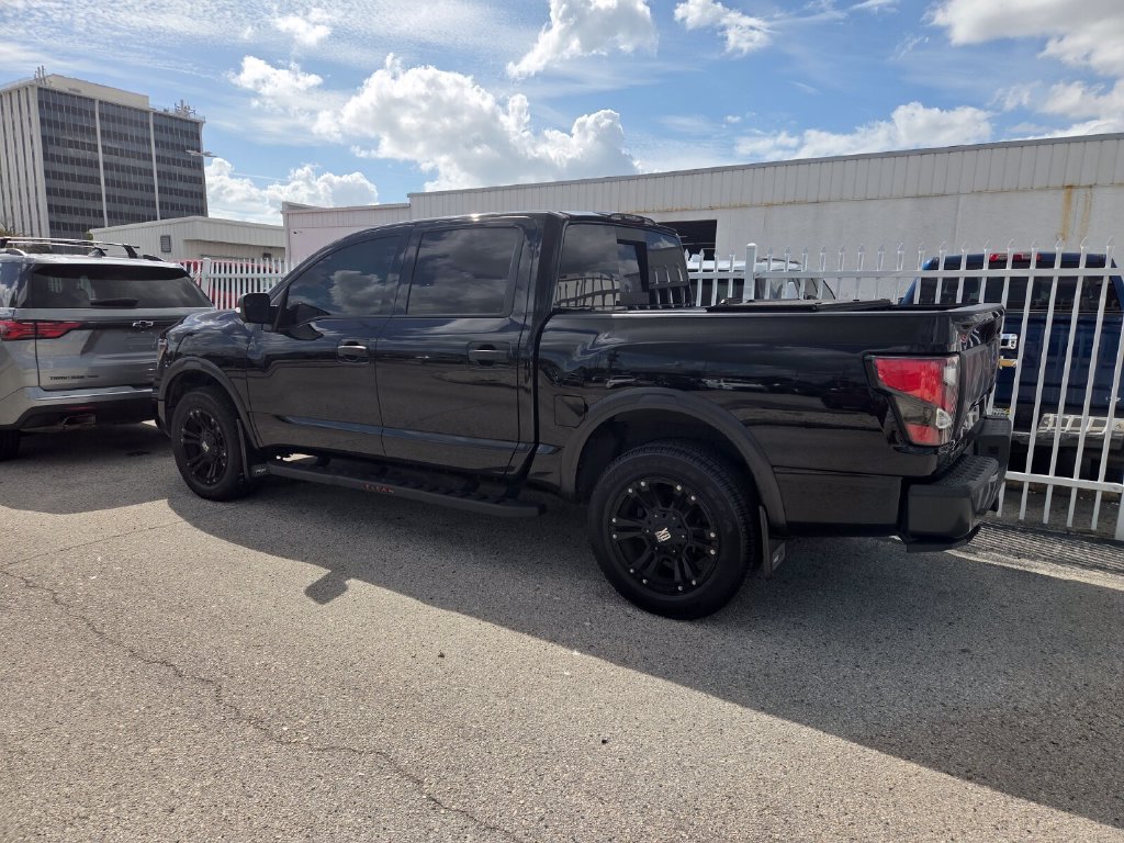 Used 2021 Nissan Titan PRO-4X w/ Pro-4x Convenience Package AWD/4WD image 5