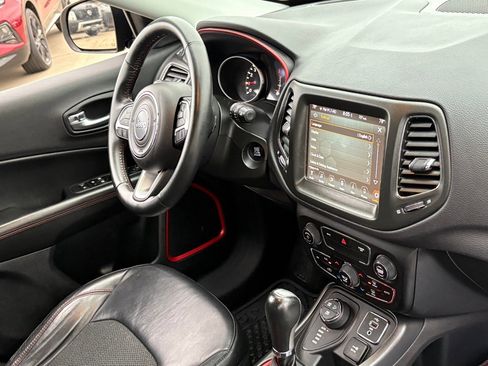 Used 2018 Jeep Compass Trailhawk w/ Navigation Group image 37