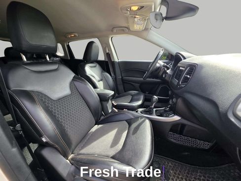 Used 2018 Jeep Compass Latitude w/ Popular Equipment Group AWD/4WD image 10