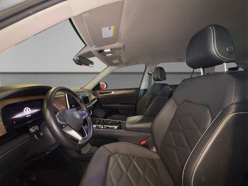 Used 2025 Volkswagen Atlas SE AWD/4WD image 8