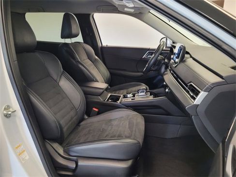 Used 2024 Mitsubishi Outlander SE Black Edition image 15