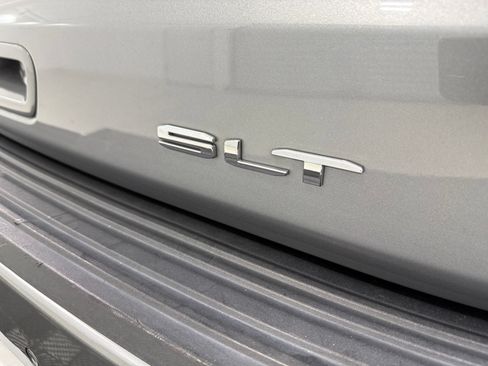Used 2023 GMC Yukon SLT RWD image 9