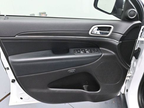 Used 2021 Jeep Grand Cherokee Limited AWD/4WD image 9