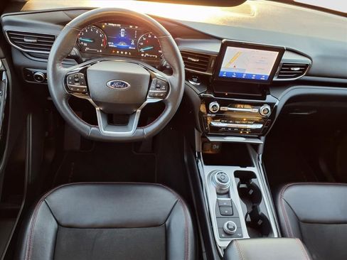 Used 2023 Ford Explorer ST-Line image 9