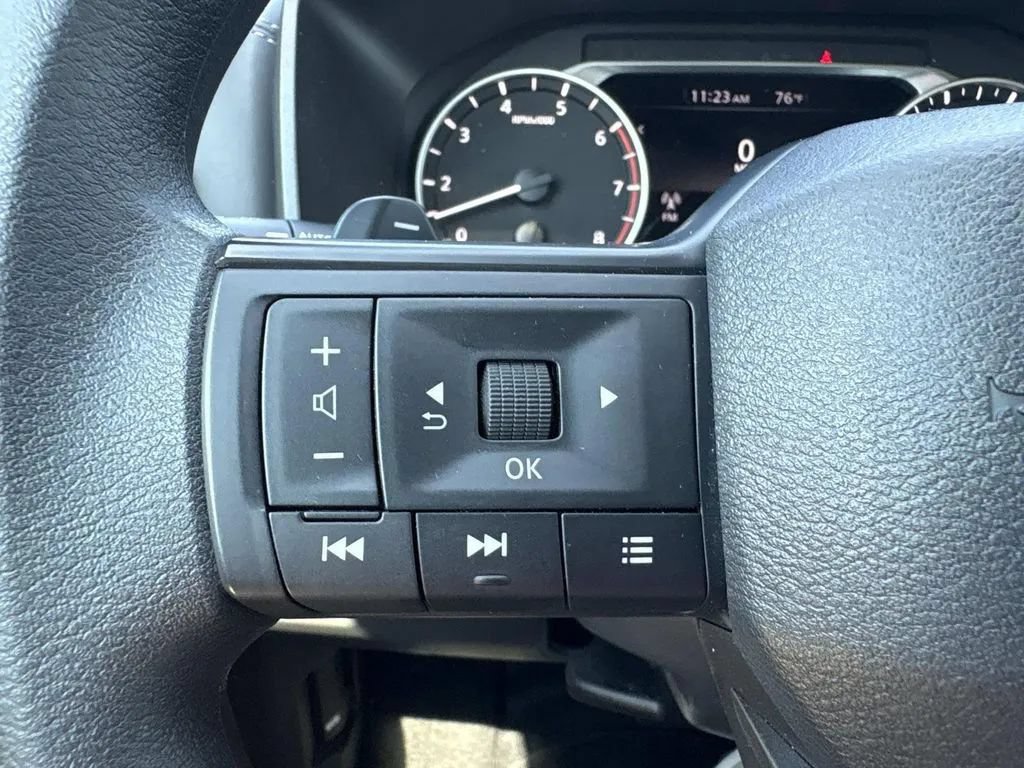 Used 2025 Nissan Rogue S FWD image 28