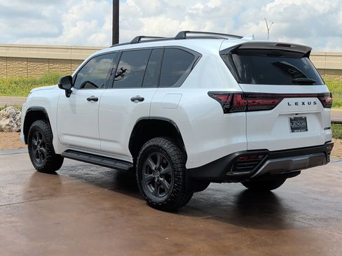 Used 2025 Lexus LX 700h Overtrail AWD/4WD image 4