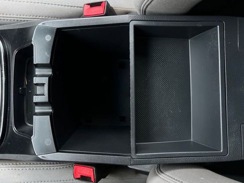 Used 2017 Hyundai Santa Fe Sport image 24