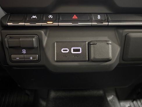 Used 2025 Chevrolet Silverado 1500 W/T w/ WT Value Package image 18