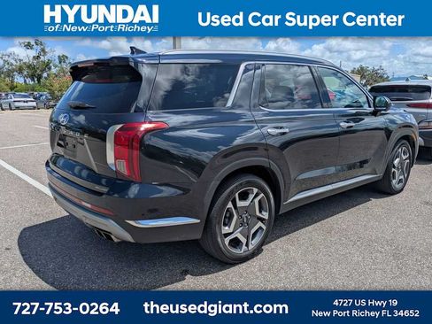 Used 2023 Hyundai Palisade Limited FWD image 2