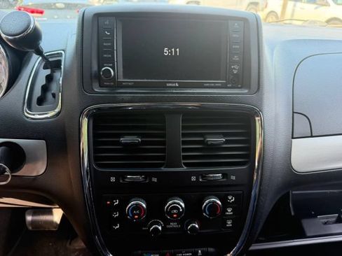 Used 2014 Dodge Grand Caravan SXT w/ UConnect Hands-Free Group FWD image 24