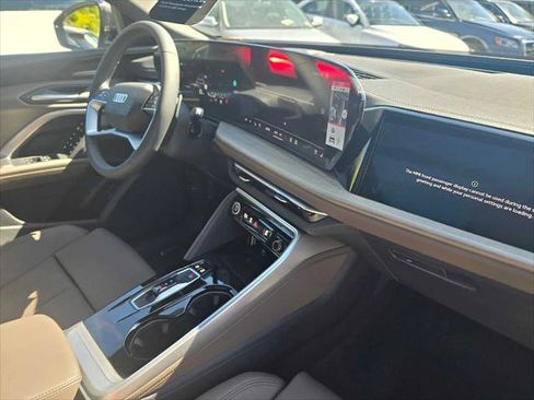 New 2025 Audi Q5 Prestige image 12