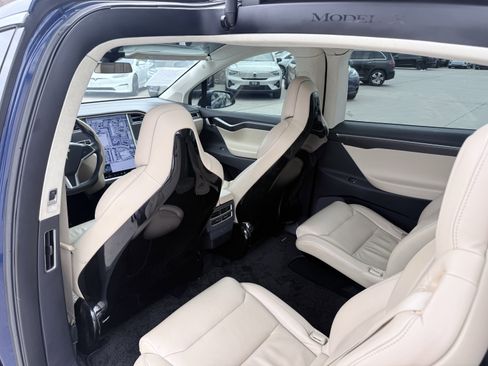 Used 2017 Tesla Model X 75D image 33
