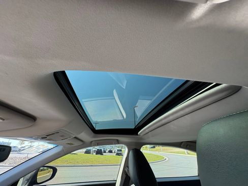 Used 2013 Lexus ES 300h w/ Premium Pkg FWD image 24