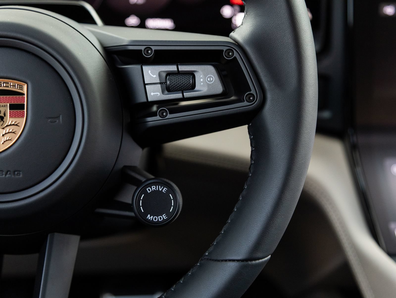 Certified 2026 Porsche Cayenne Electric AWD/4WD image 16