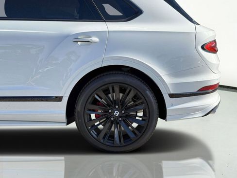 Used 2022 Bentley Bentayga Speed image 16