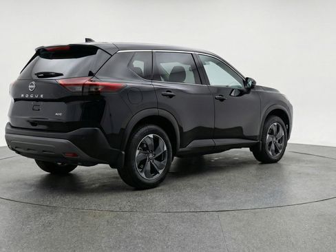 Used 2025 Nissan Rogue SV image 9