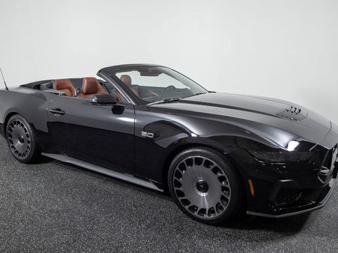 Used 2025 Ford Mustang GT Premium RWD image 12