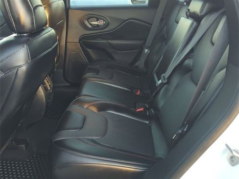 Used 2022 Jeep Cherokee Trailhawk w/ Premium Leather Package image 21