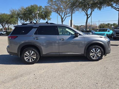 New 2026 Nissan Pathfinder SL image 9