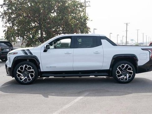 New 2024 Chevrolet Silverado EV RST image 82