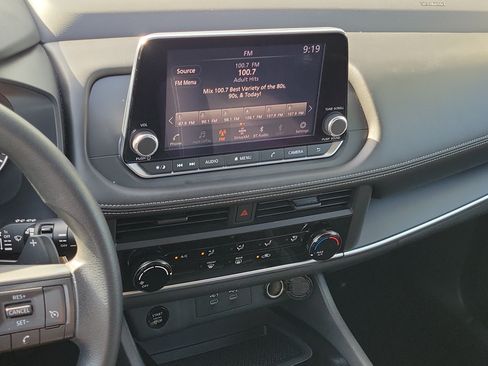 Certified 2025 Nissan Rogue S FWD image 22