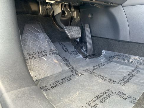 Certified 2025 Lexus RX 350 Premium w/ Accessory Package (Z1) image 17