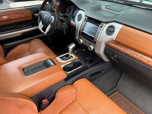 Used 2017 Toyota Tundra 4x4 CrewMax image 17
