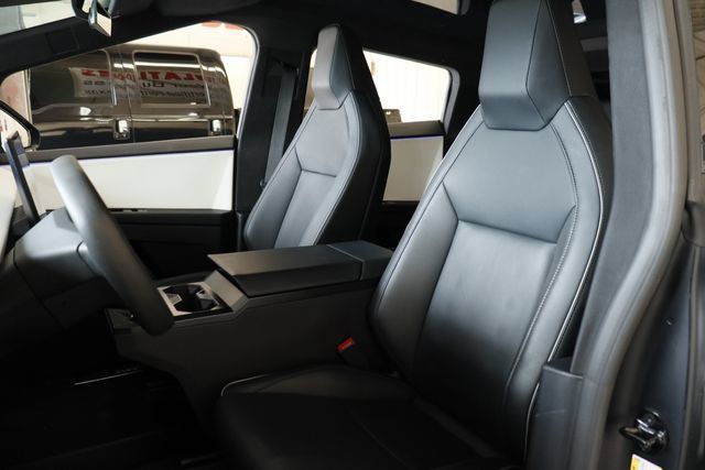 Used 2024 Tesla Cybertruck AWD Crew Cab image 12