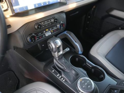 Used 2022 Ford Bronco Wildtrak image 27