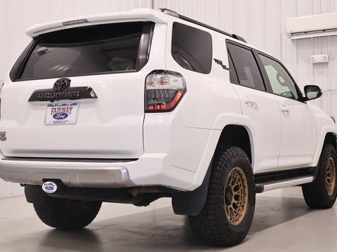 Used 2023 Toyota 4Runner TRD Off-Road Premium w/ Off Road Premium Plus Package AWD/4WD image 10