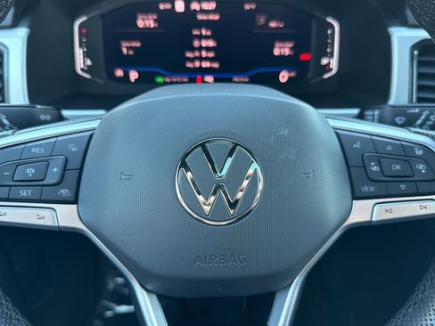 Used 2021 Volkswagen Atlas Cross Sport SEL R-Line image 23