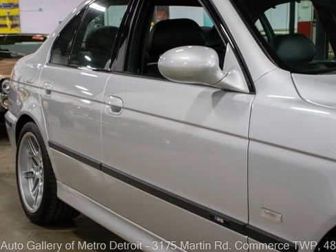 Used 2003 BMW M5 RWD image 24