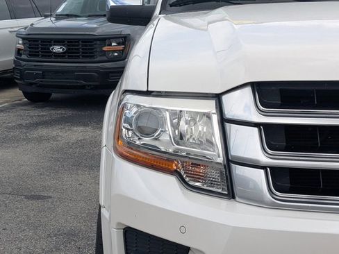 Used 2015 Ford Expedition EL Platinum image 11