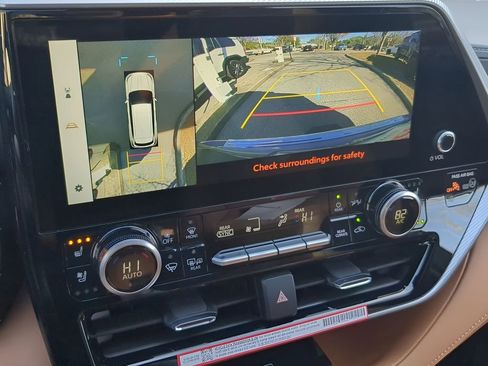 New 2026 Toyota Highlander Platinum image 20